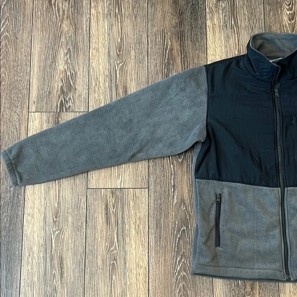 Columbia Two-Tone Fleece Jacket in Black and Gray Adult Size Small